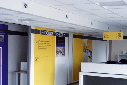 Signaletique directionnelles suspendues La Poste